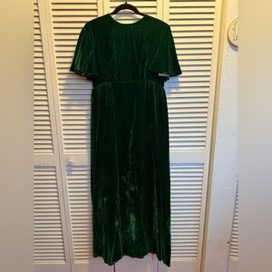 Gorgeous Vintage Emerald Green Velvet Dress